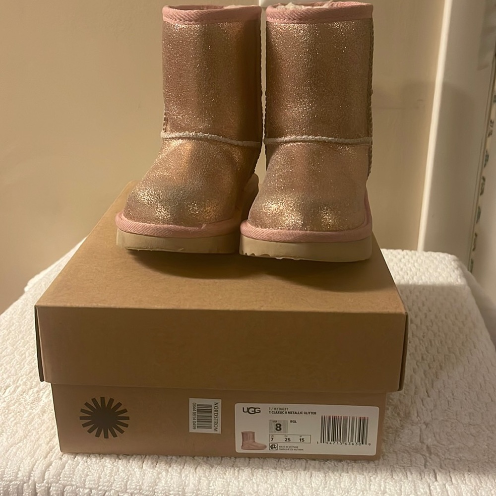Kids UGG Classic II  Metallic Glitter size 8 Toddler